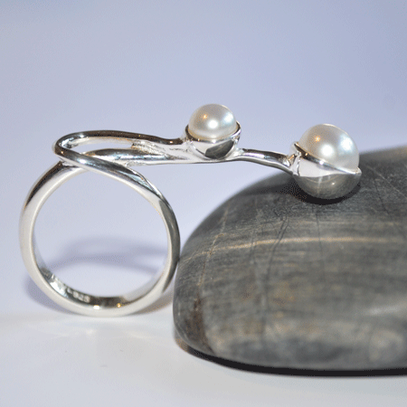 Lau Ice pearl ring