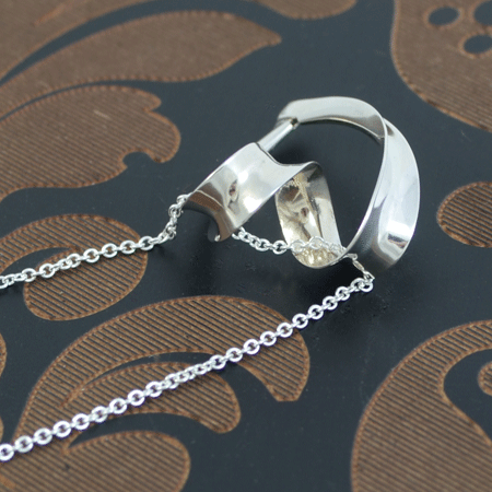 Open silver swirl heart pendant