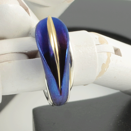 Narrow calla lily ring