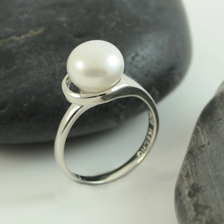 Looped-pearl-ring
