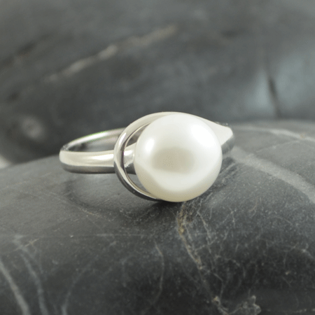 Silver looped pearl ring