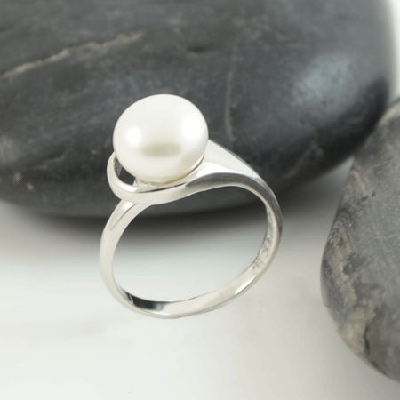 Silver looped pearl ring