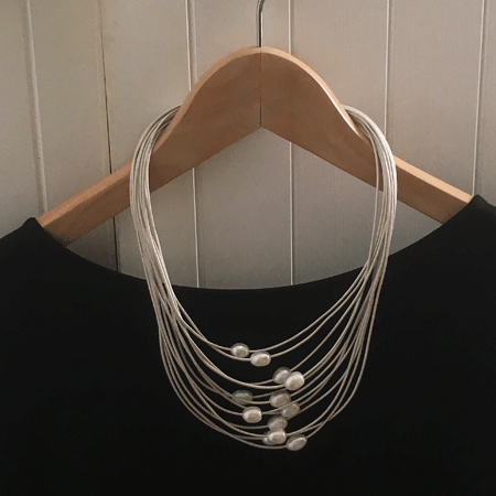 Cream leather and pearl necklace