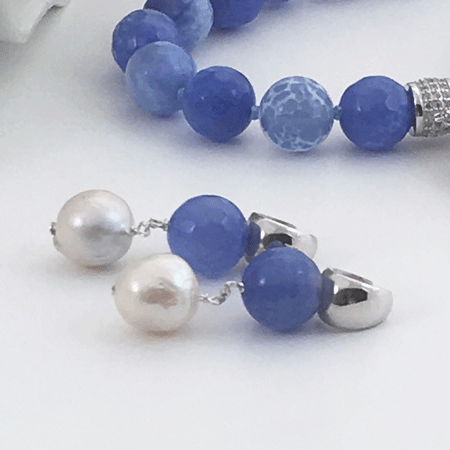 Corn blue pearl earrings