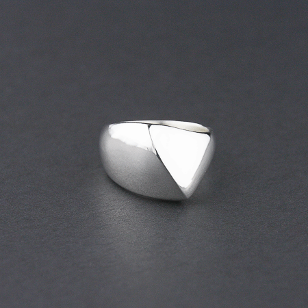 Peaked wave ring in sterling silver