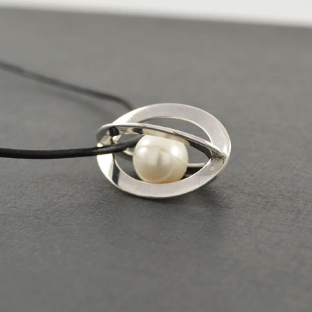 Australian pearl pendant silver