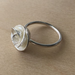 Small white rose ring