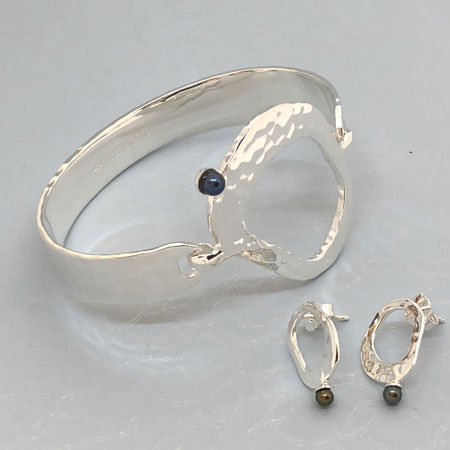 silver pearl bracelet