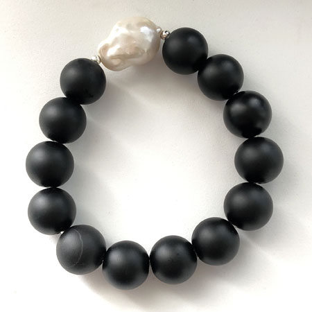 onyx bracelet baroque pearl