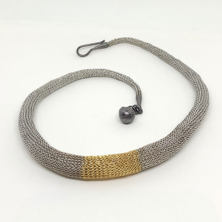 Short Mirzam mesh necklace