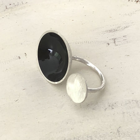 Sterling silver bubble ring black