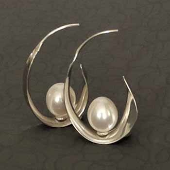 Cradled silver pearl earrings