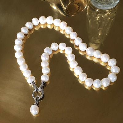 Chelsea pearl necklace