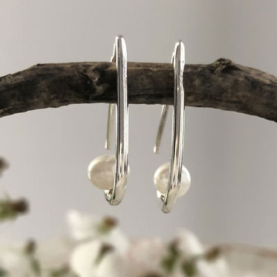 Cradled pearl silver earrings
