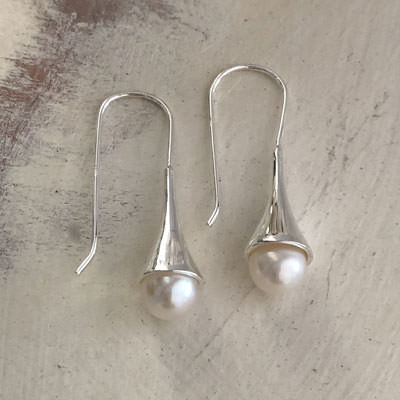 Delicate pearl earrings silver