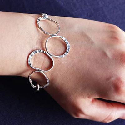 Open circle bangle