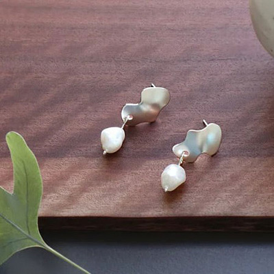 Unique pearl earrings