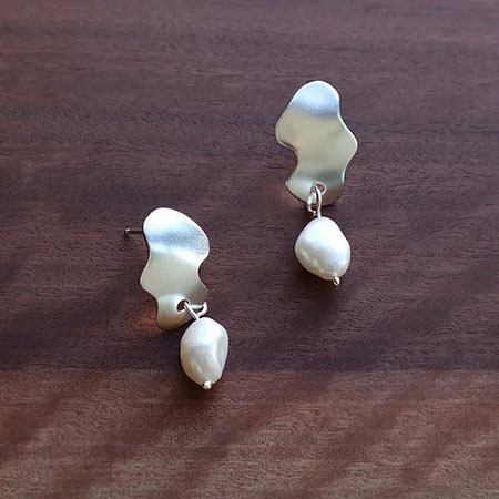 Contemporary pearl earrings