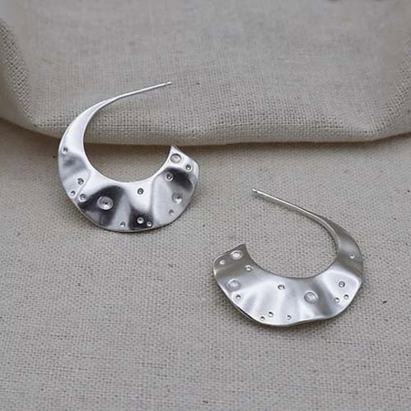 Wavy silver earrings