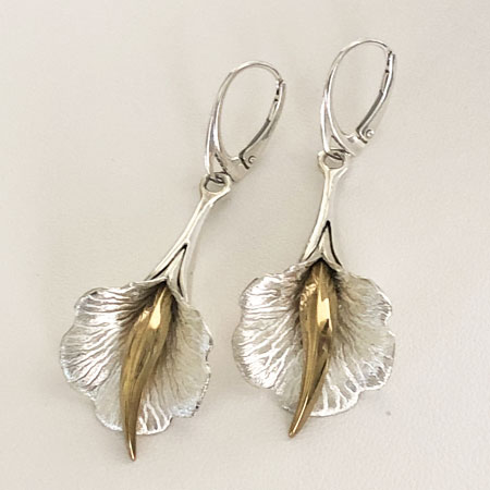 Fluted calla lily earrings