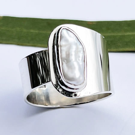 Biwa pearl ring