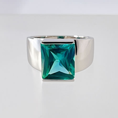 Green sapphire ring