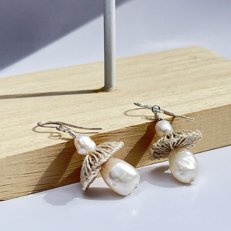 Pearl drop earrings