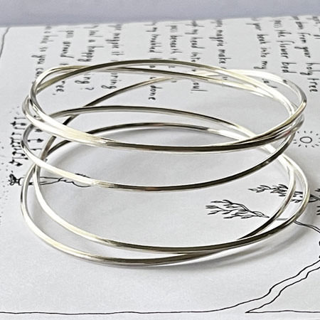 Endless silver bangle