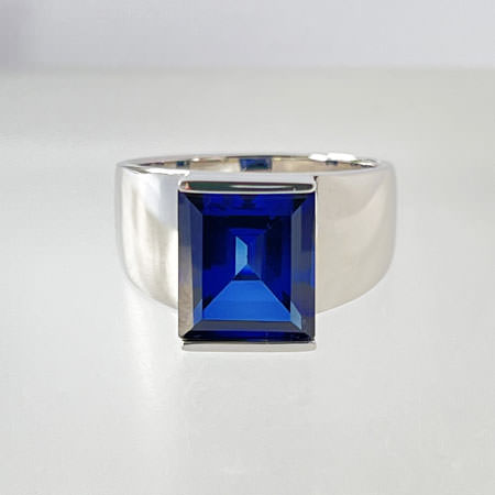 Dark blue sapphire ring