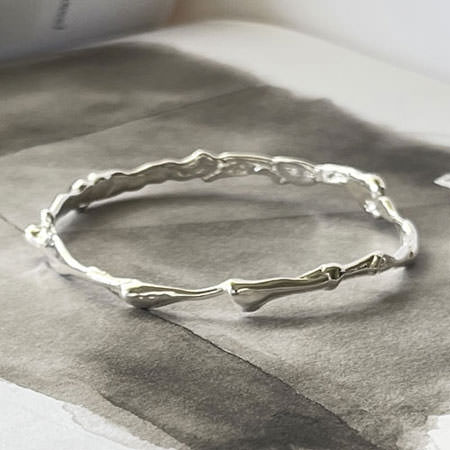 Australia silver bangle