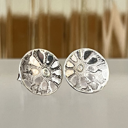 Floral stud earrings